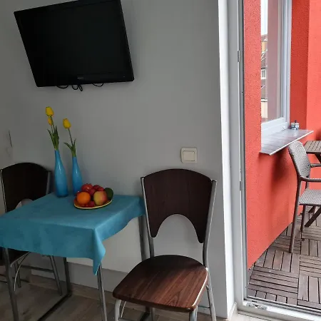 아파트 Bela - Apartamenty, Z Aneksami, Parking 코워브제크