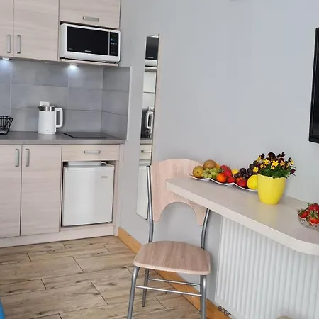 아파트 Bela - Apartamenty, Z Aneksami, Parking 코워브제크